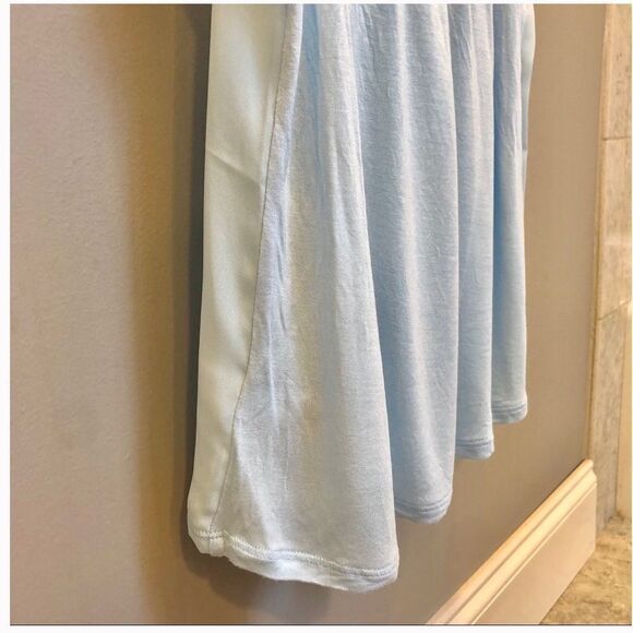 ✨ Express
Women's Blue Zip Front Cami✨ - Picture 5 of 10